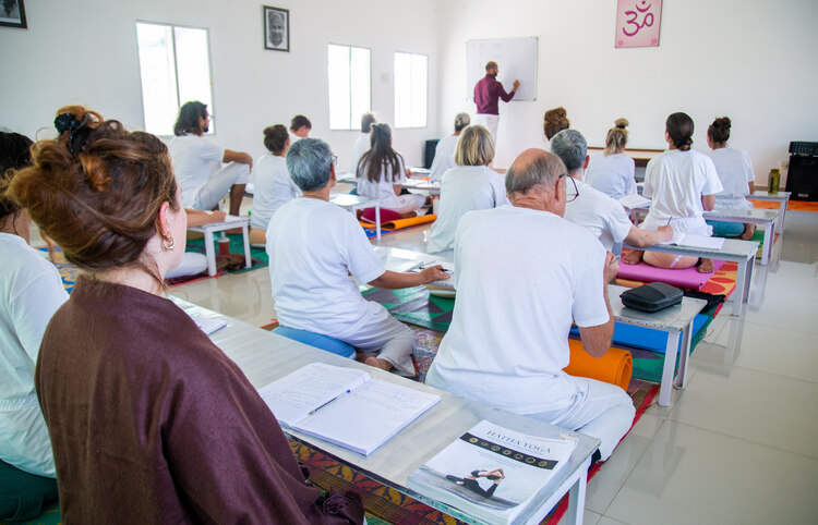 Yoga Docenten Opleiding van 300 uur